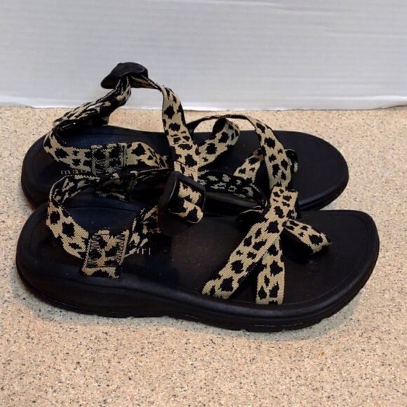 👍 Steve Madden Black Sandals Size 6.5. A2 - Picture 1 of 5